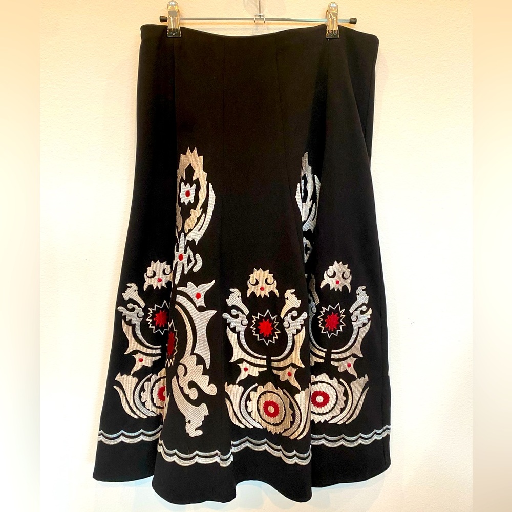 Rare Sunny Leigh black with heavy embroidered hem size 10